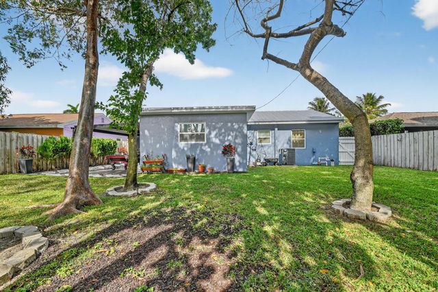 814 44th Street, West Palm Beach, FL 33407