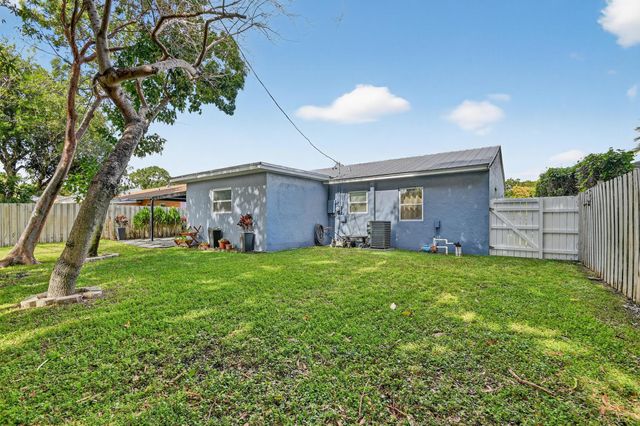 814 44th Street, West Palm Beach, FL 33407