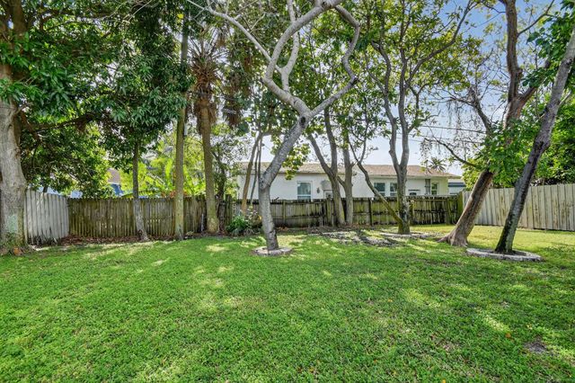 814 44th Street, West Palm Beach, FL 33407