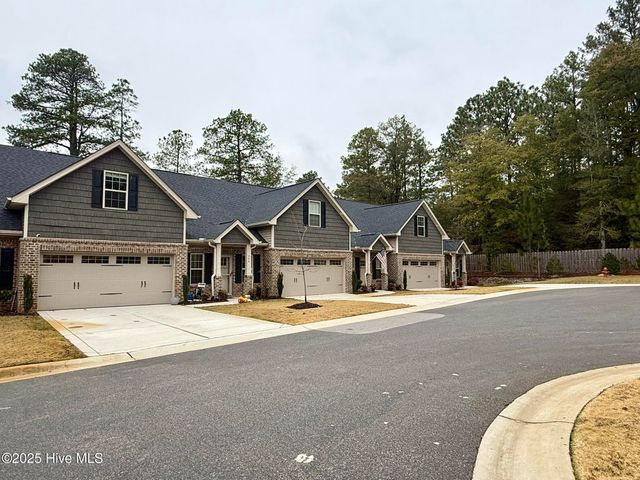 304 Mashie Court, West End, NC 27376