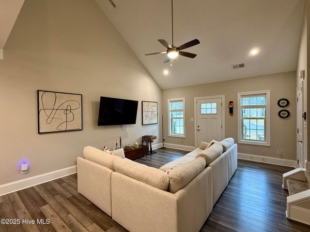 304 Mashie Court, West End, NC 27376