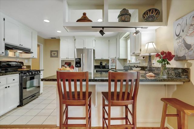 14017 Lague Ln, Grass Valley, CA 95949