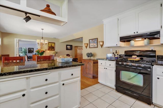 14017 Lague Ln, Grass Valley, CA 95949