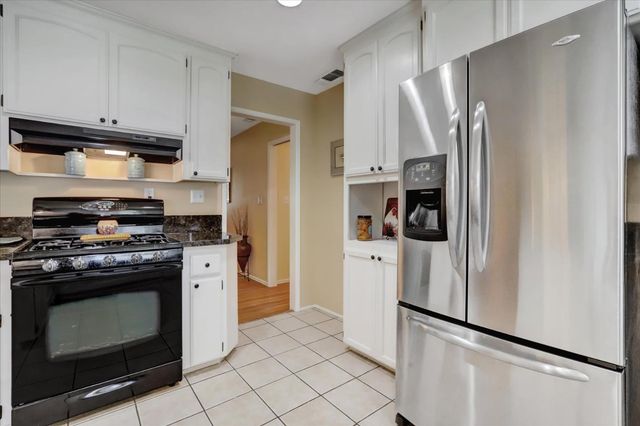 14017 Lague Ln, Grass Valley, CA 95949