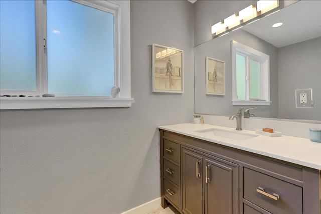 14017 Lague Ln, Grass Valley, CA 95949