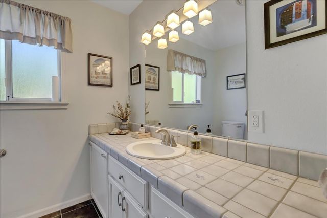 14017 Lague Ln, Grass Valley, CA 95949