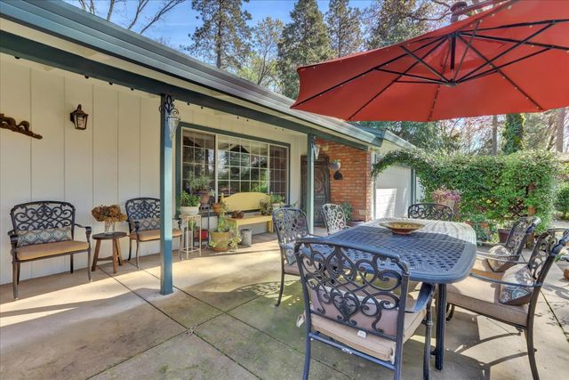 14017 Lague Ln, Grass Valley, CA 95949
