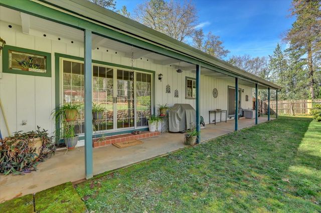 14017 Lague Ln, Grass Valley, CA 95949