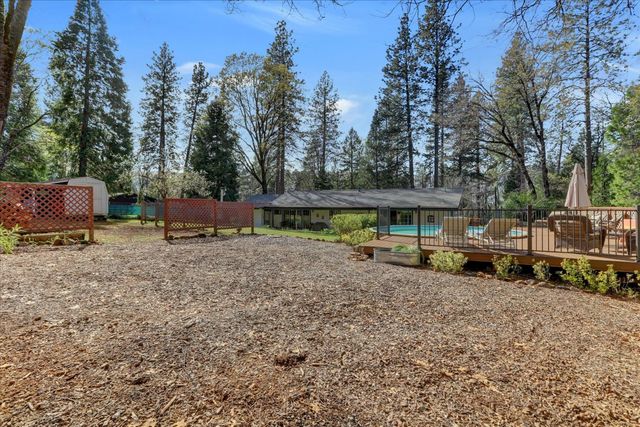 14017 Lague Ln, Grass Valley, CA 95949