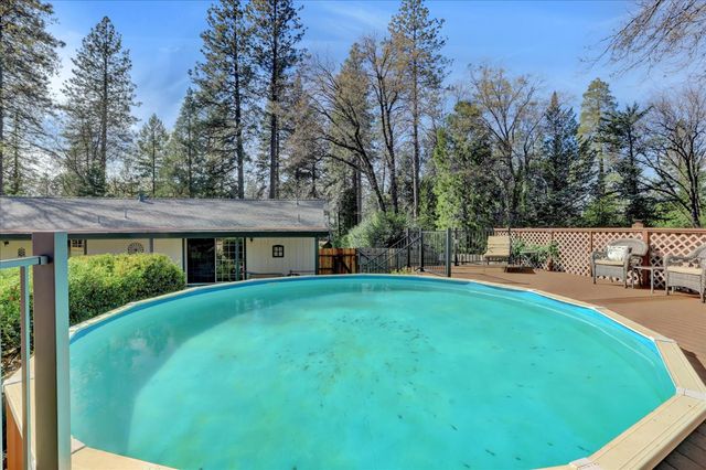 14017 Lague Ln, Grass Valley, CA 95949