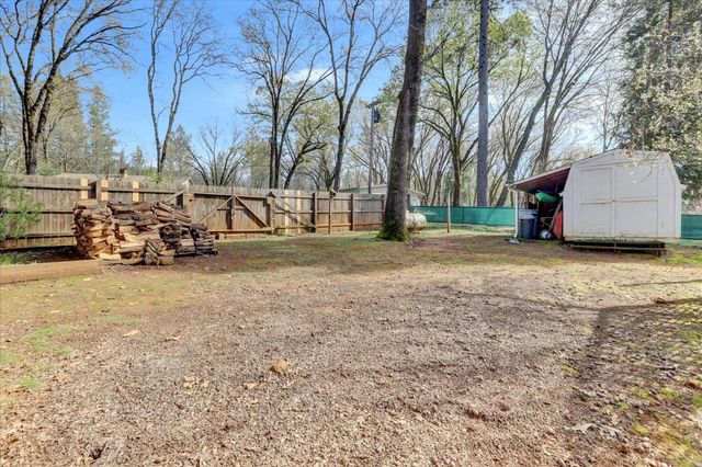 14017 Lague Ln, Grass Valley, CA 95949