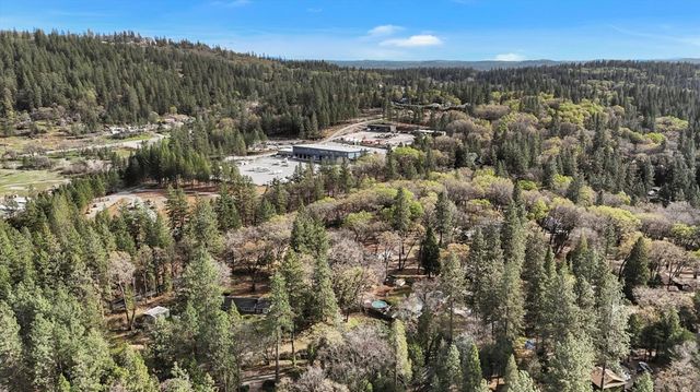 14017 Lague Ln, Grass Valley, CA 95949
