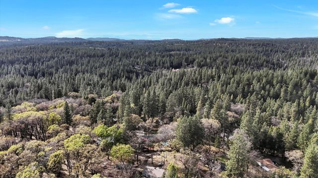 14017 Lague Ln, Grass Valley, CA 95949