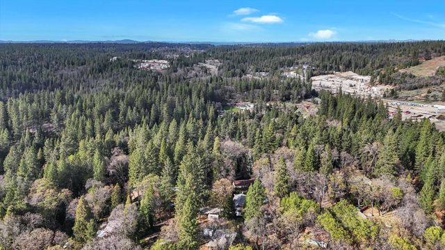14017 Lague Ln, Grass Valley, CA 95949