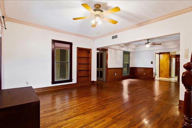 816 W Adoue Street, Alvin, TX 77511