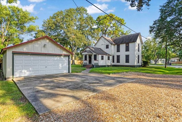 816 W Adoue Street, Alvin, TX 77511