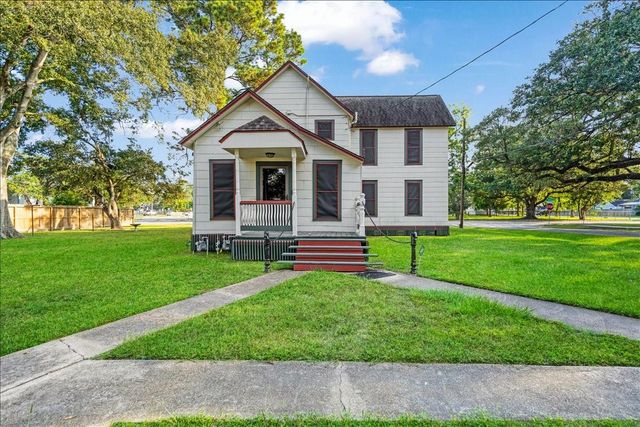 816 W Adoue Street, Alvin, TX 77511