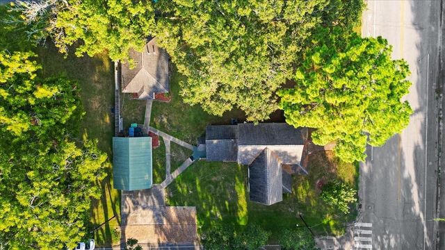 816 W Adoue Street, Alvin, TX 77511