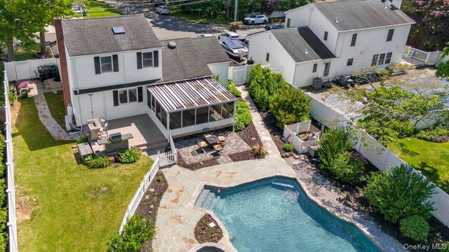 19 Laurelton Avenue, Lake Grove, NY 11755