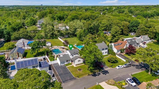 19 Laurelton Avenue, Lake Grove, NY 11755