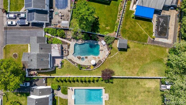 19 Laurelton Avenue, Lake Grove, NY 11755