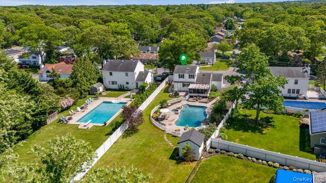 19 Laurelton Avenue, Lake Grove, NY 11755