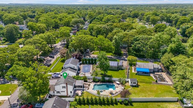 19 Laurelton Avenue, Lake Grove, NY 11755