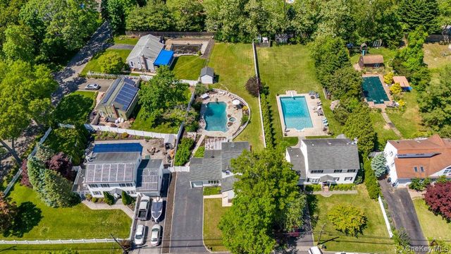 19 Laurelton Avenue, Lake Grove, NY 11755