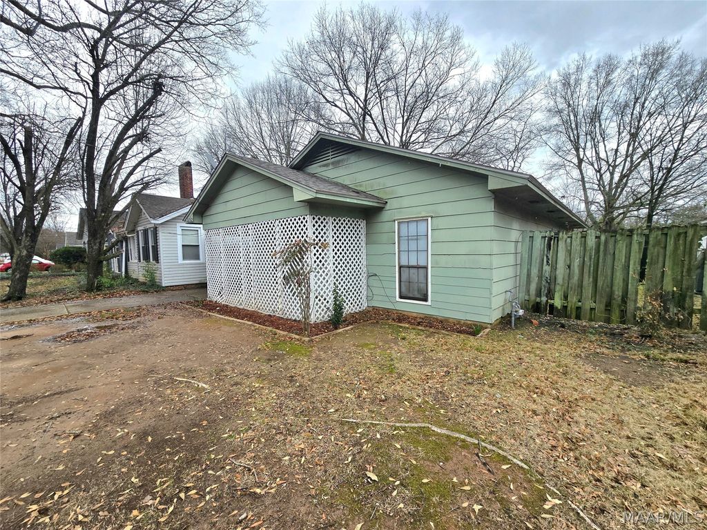 2106 CAPITOL Avenue, Montgomery, AL 36107