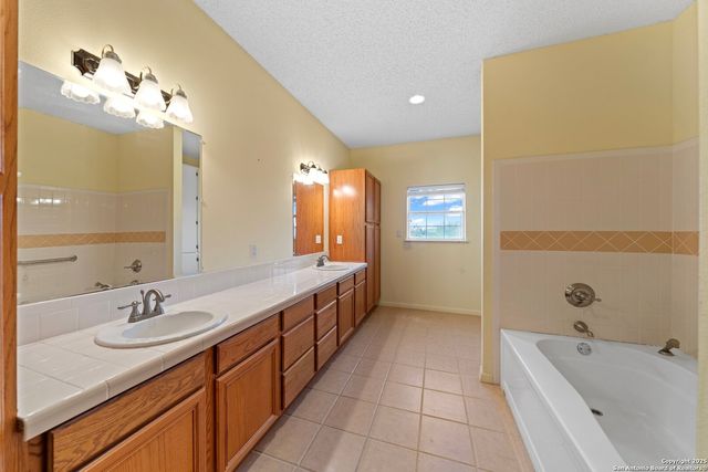 773 toquigny, Carrizo Springs, TX 78834