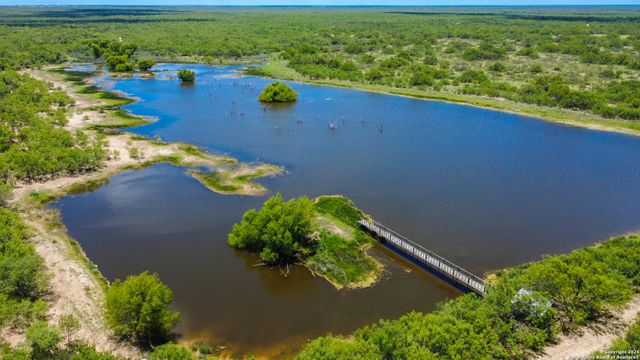 773 toquigny, Carrizo Springs, TX 78834