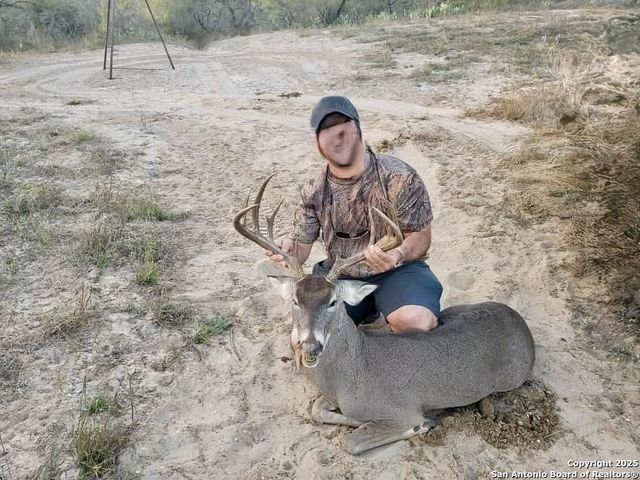 773 toquigny, Carrizo Springs, TX 78834