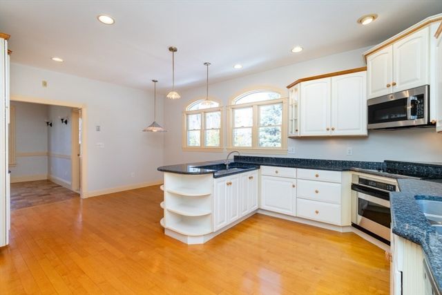 548 High Street, Westwood, MA 02090