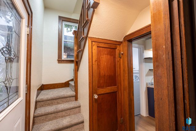 1911 S Walts Ave Avenue, Sioux Falls, SD 57105