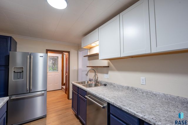 1911 S Walts Ave Avenue, Sioux Falls, SD 57105