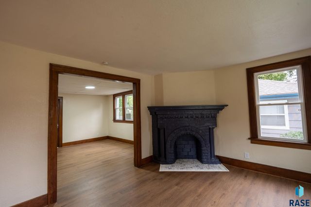 1911 S Walts Ave Avenue, Sioux Falls, SD 57105