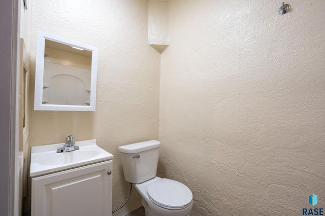 1911 S Walts Ave Avenue, Sioux Falls, SD 57105