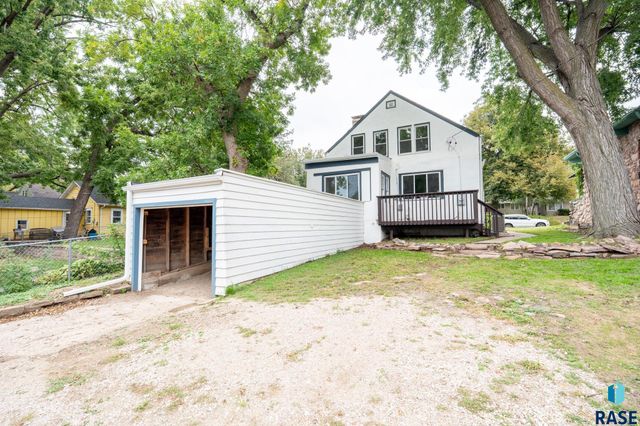 1911 S Walts Ave Avenue, Sioux Falls, SD 57105