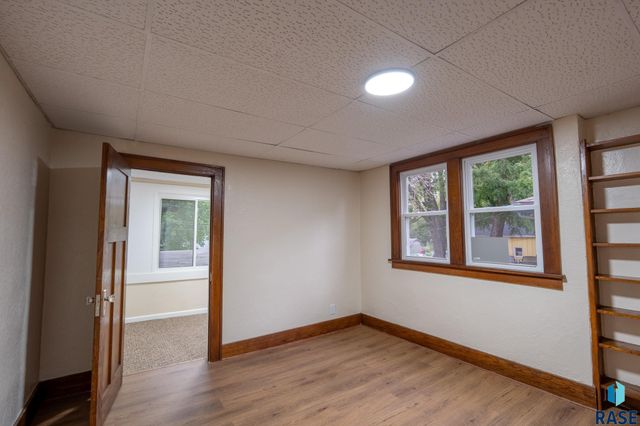 1911 S Walts Ave Avenue, Sioux Falls, SD 57105