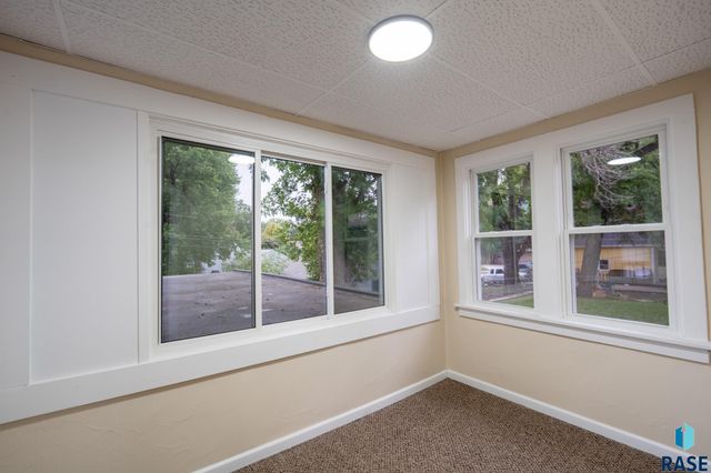 1911 S Walts Ave Avenue, Sioux Falls, SD 57105