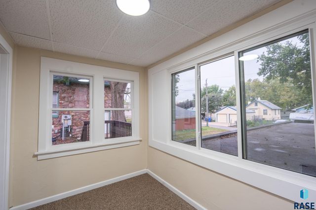 1911 S Walts Ave Avenue, Sioux Falls, SD 57105
