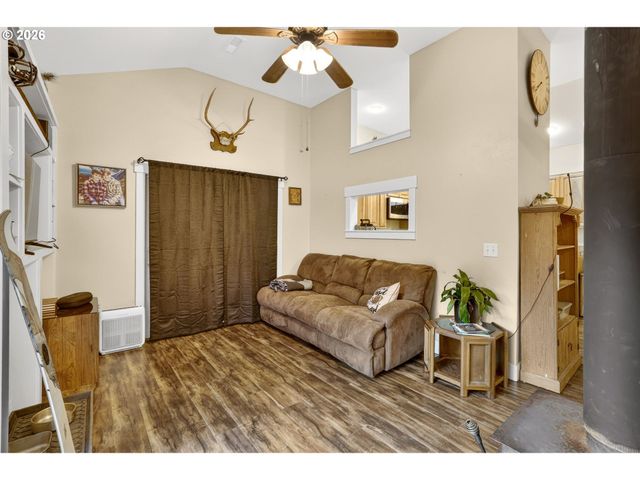 24511 Ne W H GARNER Rd, Yacolt, WA 98675