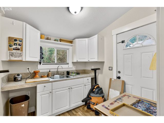 24511 Ne W H GARNER Rd, Yacolt, WA 98675