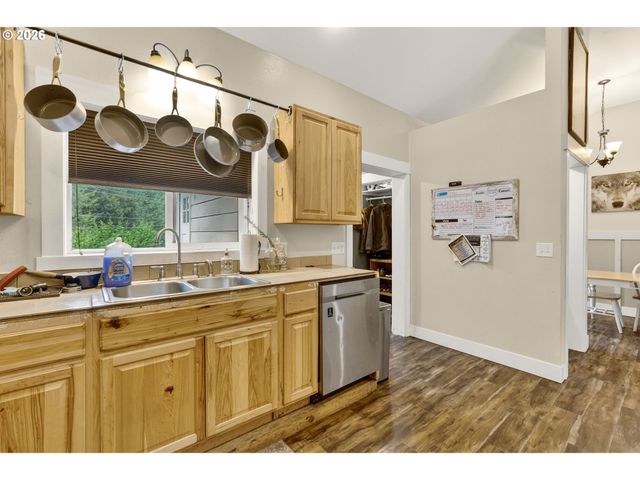 24511 Ne W H GARNER Rd, Yacolt, WA 98675