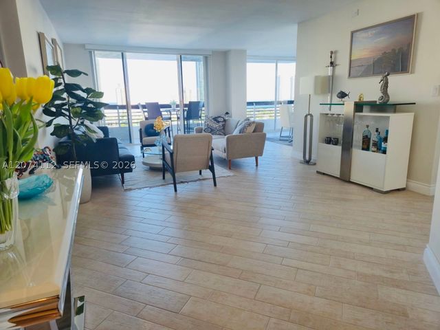 3530 Mystic Pointe Dr 2215, Aventura, FL 33180