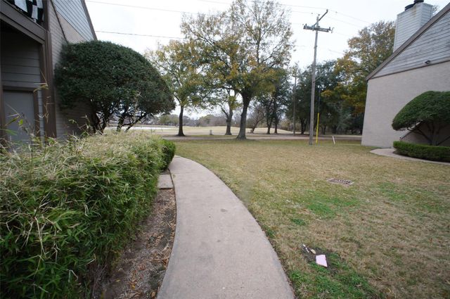 8197 Sands Point Drive 137, Houston, TX 77036