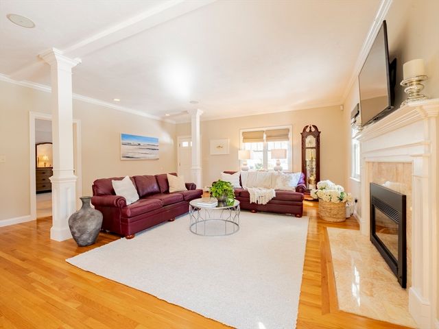 28 Watercourse Pl, Plymouth, MA 02360