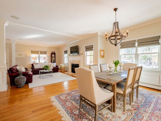 28 Watercourse Pl, Plymouth, MA 02360