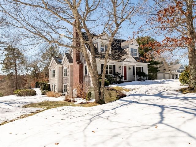 28 Watercourse Pl, Plymouth, MA 02360