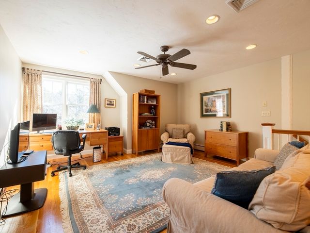 28 Watercourse Pl, Plymouth, MA 02360